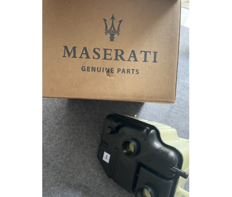 Bình nước phụ Maserati Levante 2017 